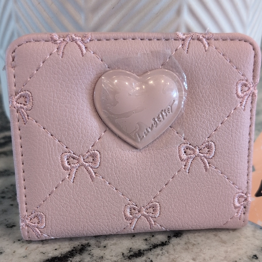 🩷Betsey Johnson Lilac Pink Quilted Wallet With Puffy Heart Accent